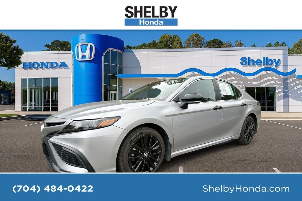 2024 Toyota Camry SE Nightshade FWD