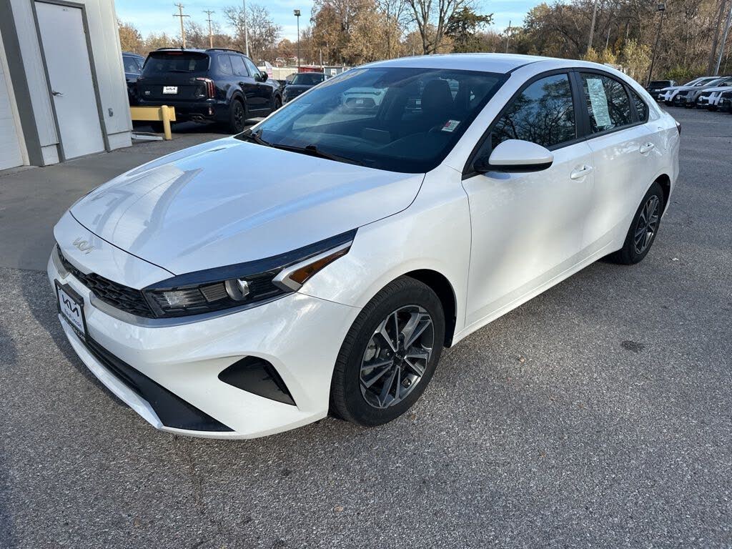 2024 Kia Forte LXS FWD