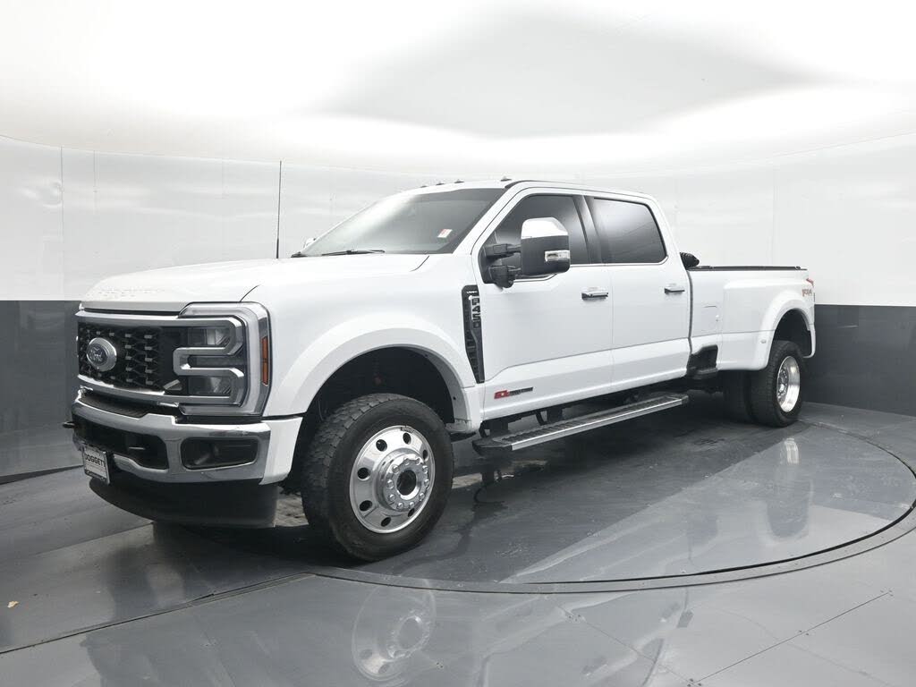 2025 Ford F-450 Super Duty Lariat Crew Cab LB DRW 4WD