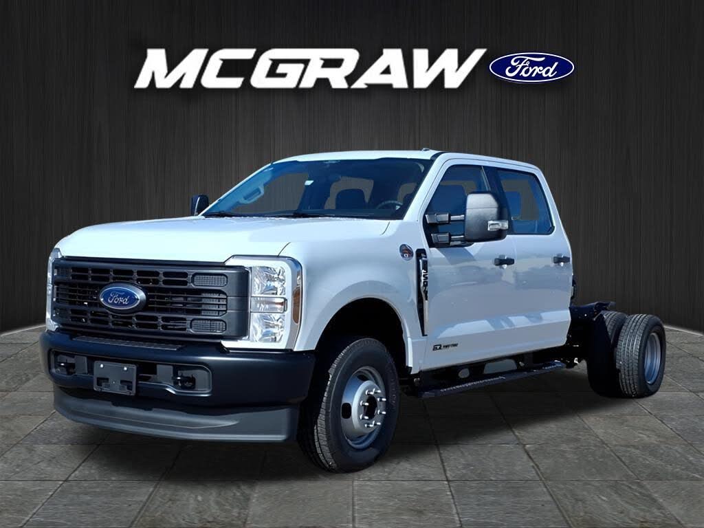 2026 Ford F-350 Super Duty Chassis XL Crew Cab DRW 4WD