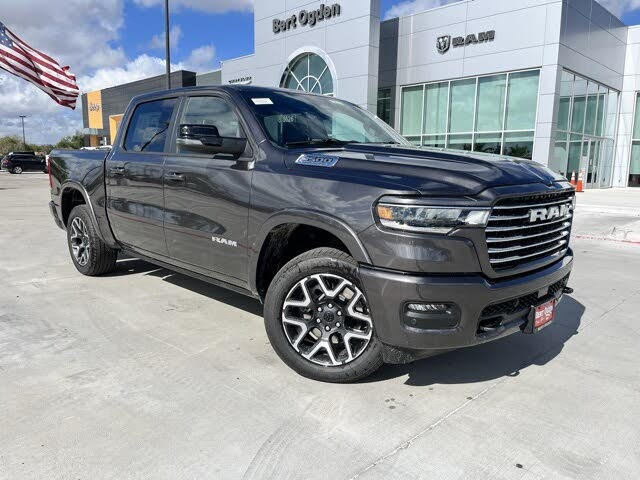 2026 RAM 1500 Laramie Crew Cab 4WD
