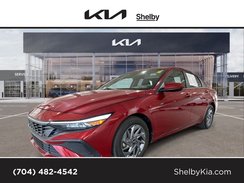 2024 Hyundai Elantra SEL FWD