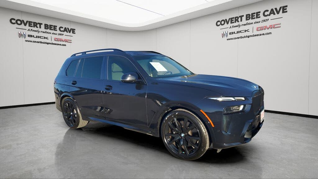 2023 BMW X7 M60i AWD