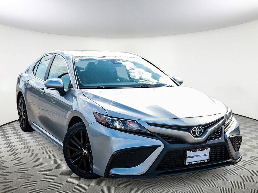 2022 Toyota Camry SE FWD