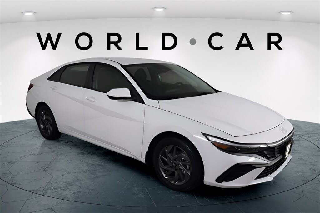2024 Hyundai Elantra SEL FWD