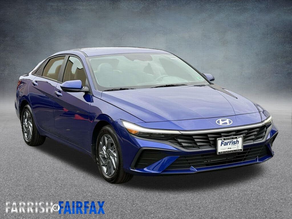 2024 Hyundai Elantra SEL FWD