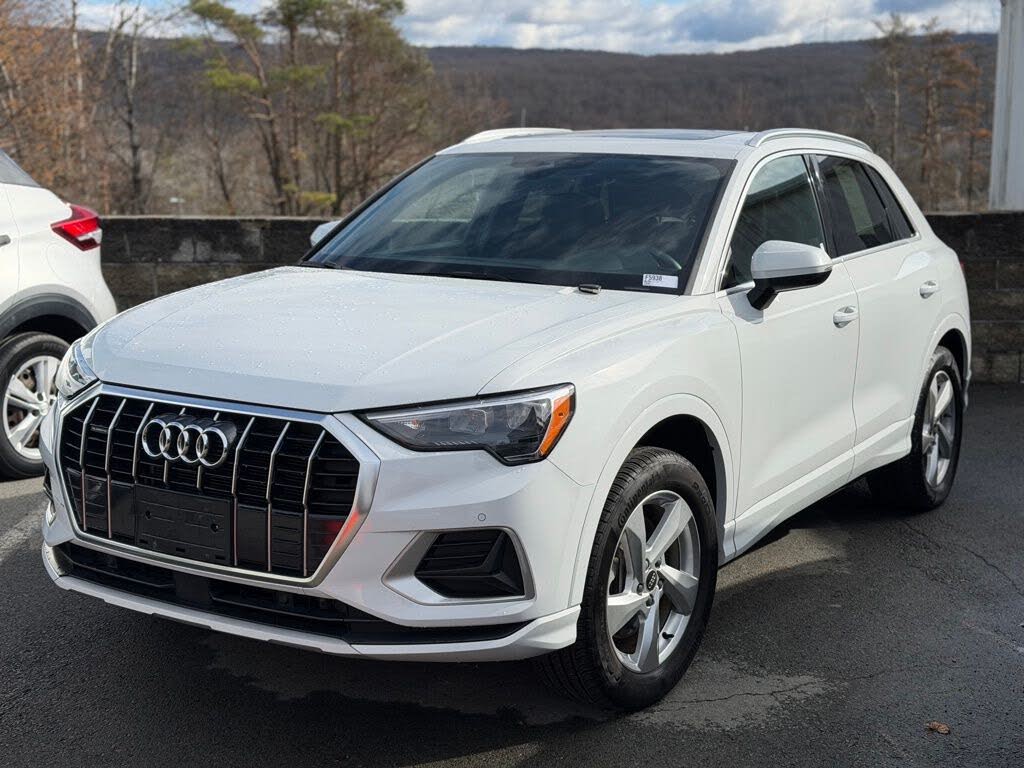 2022 Audi Q3 quattro Premium 40 TFSI