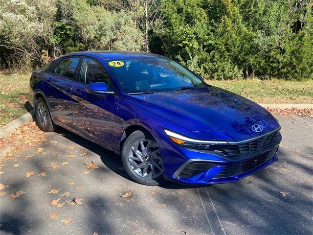 2024 Hyundai Elantra SEL FWD