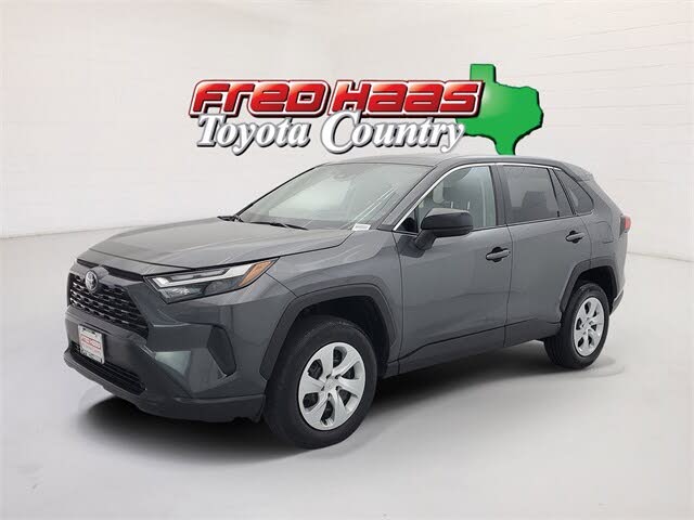 2025 Toyota RAV4 LE FWD