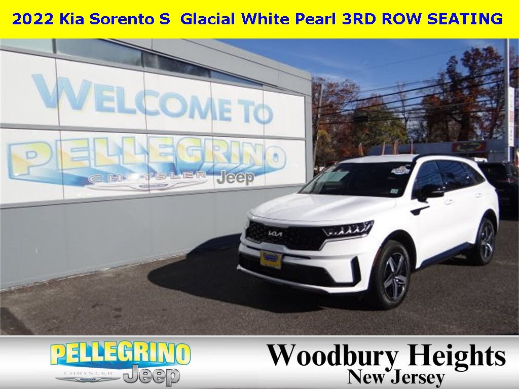 2022 Kia Sorento S FWD