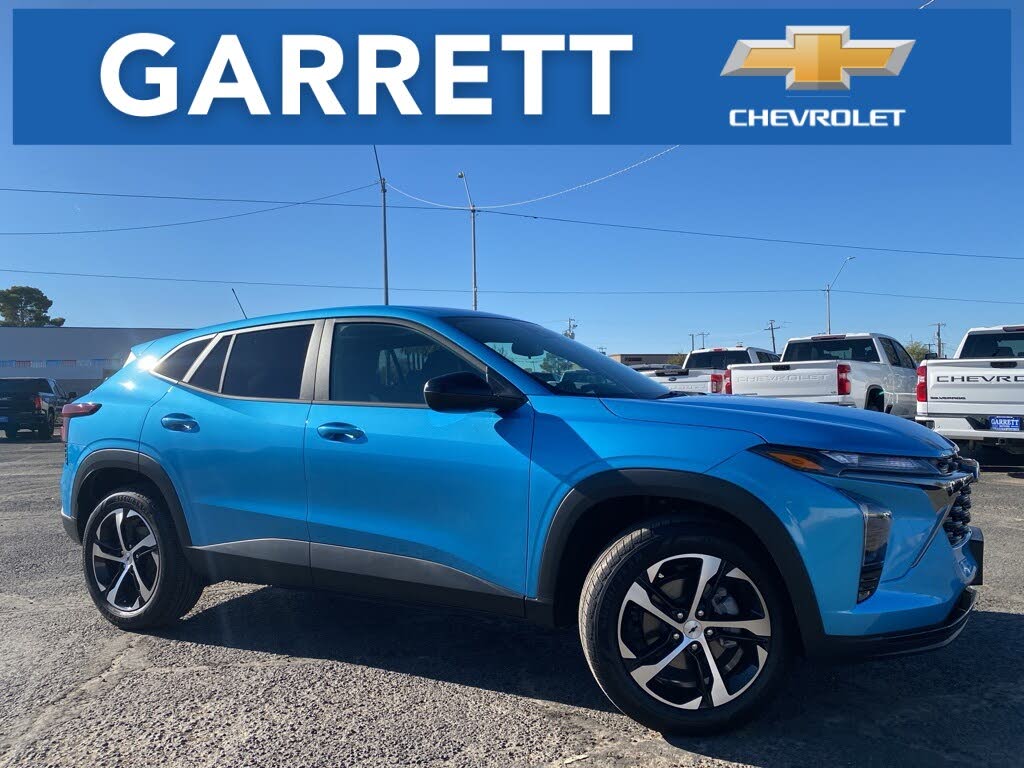 2025 Chevrolet Trax RS with 1RS FWD