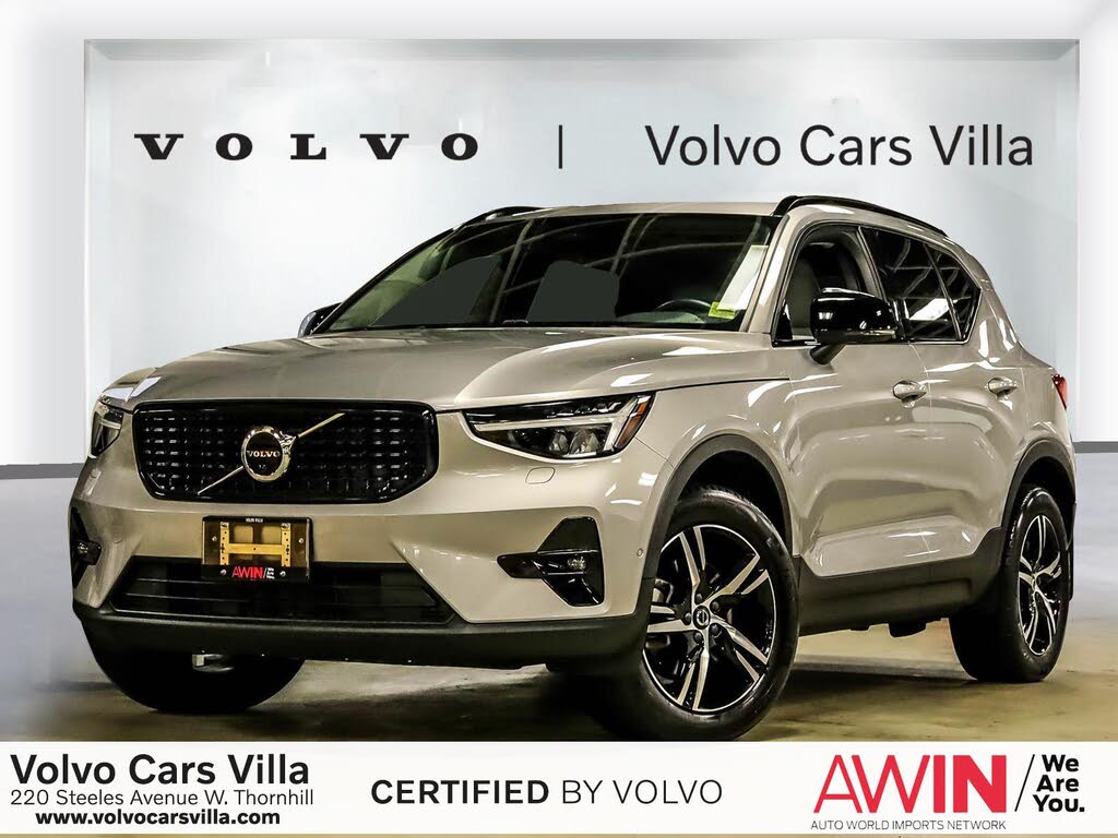 2023 Volvo XC40 B5 Plus Dark Theme AWD