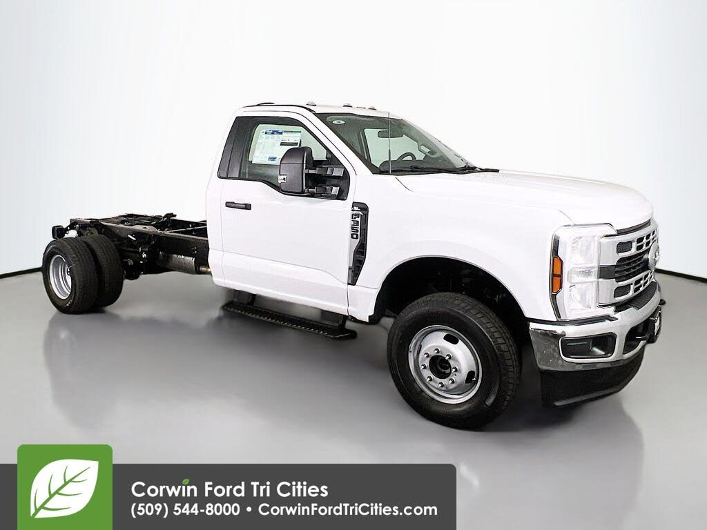 2025 Ford F-350 Super Duty Chassis XL Regular Cab DRW 4WD