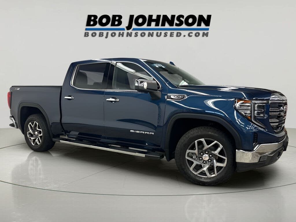 2022 GMC Sierra 1500 SLT Crew Cab 4WD