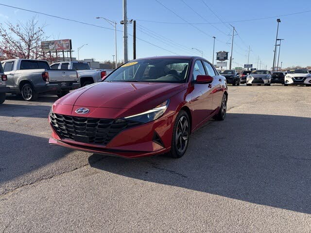 2023 Hyundai Elantra SEL FWD
