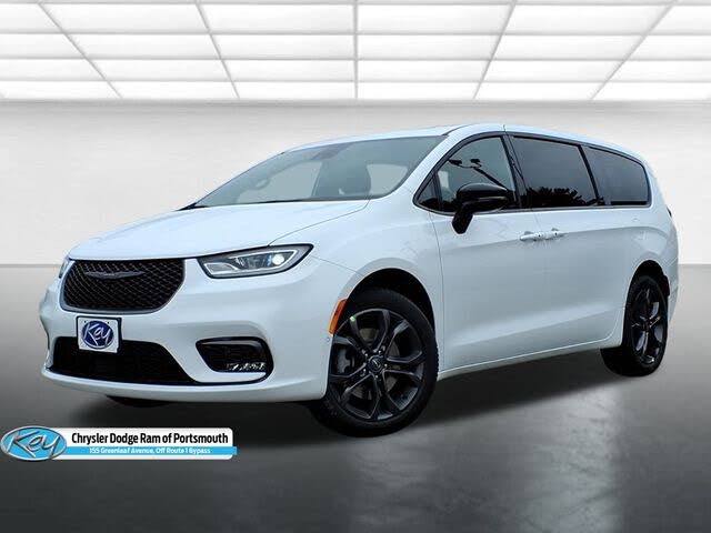 2026 Chrysler Pacifica Select AWD