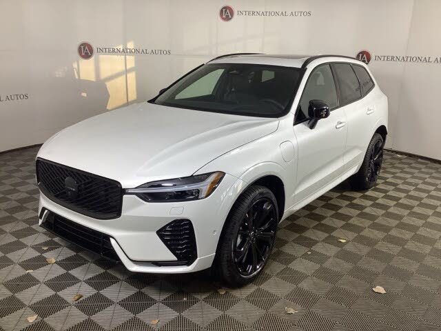 2026 Volvo XC60 B5 Ultra Black Edition AWD