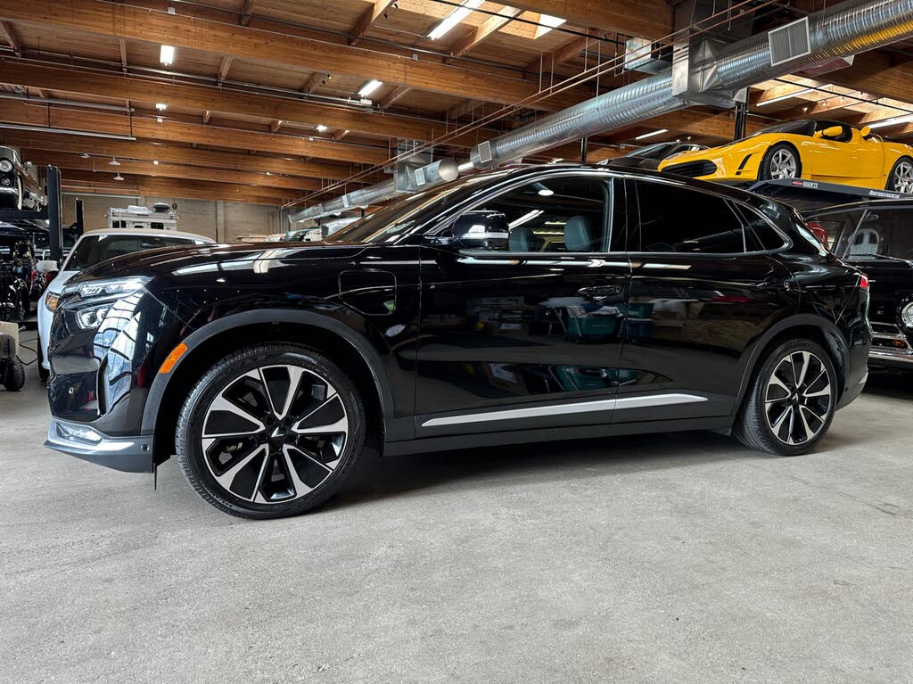 2023 VinFast VF8 Plus AWD