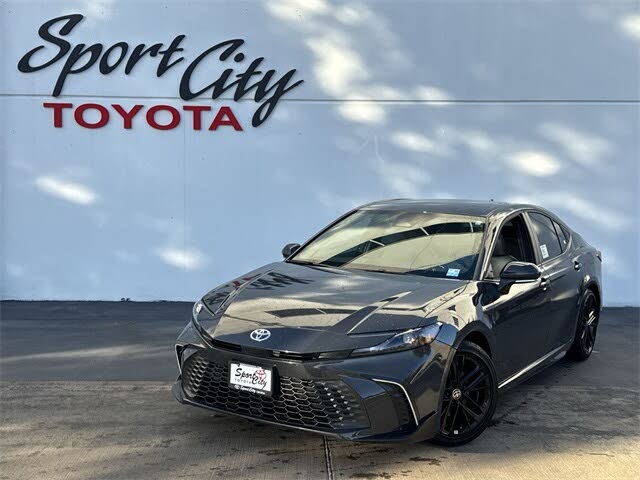 2025 Toyota Camry SE FWD