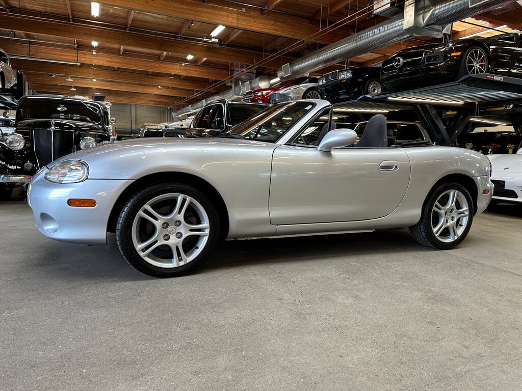 2004 Mazda MX-5 Miata