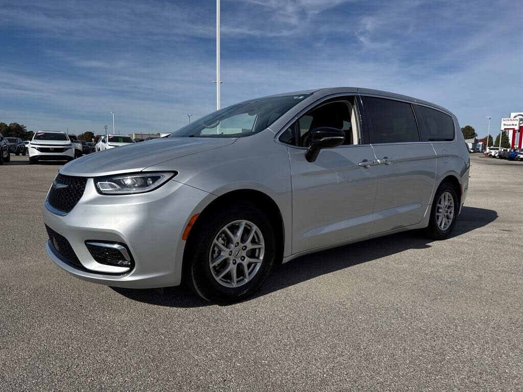 2024 Chrysler Pacifica Touring L FWD