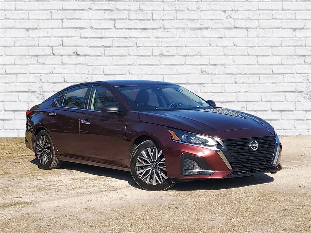 2024 Nissan Altima 2.5 SV FWD