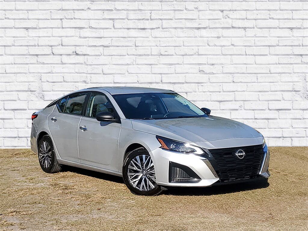 2024 Nissan Altima 2.5 SV FWD