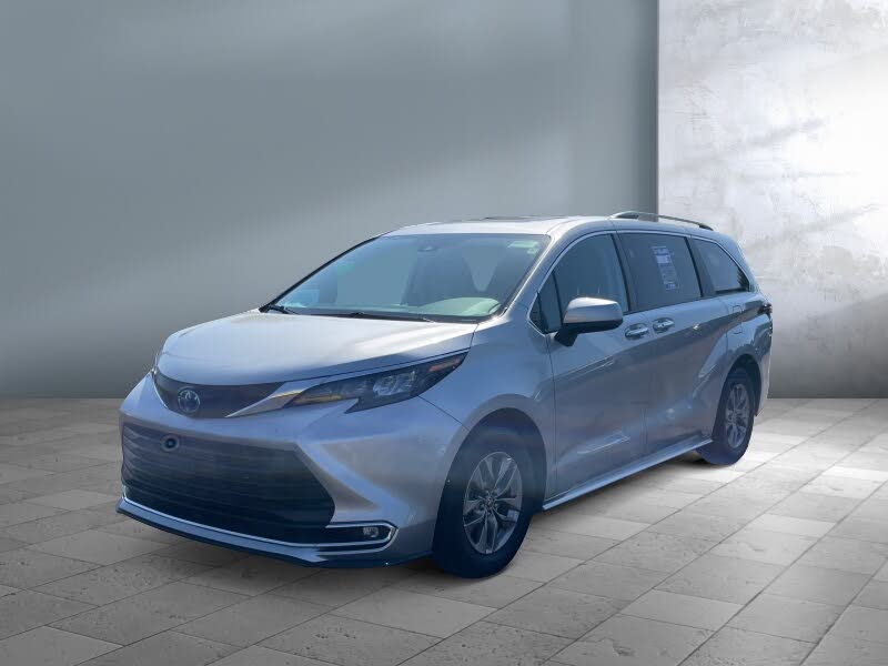 2024 Toyota Sienna XLE 7-Passenger FWD