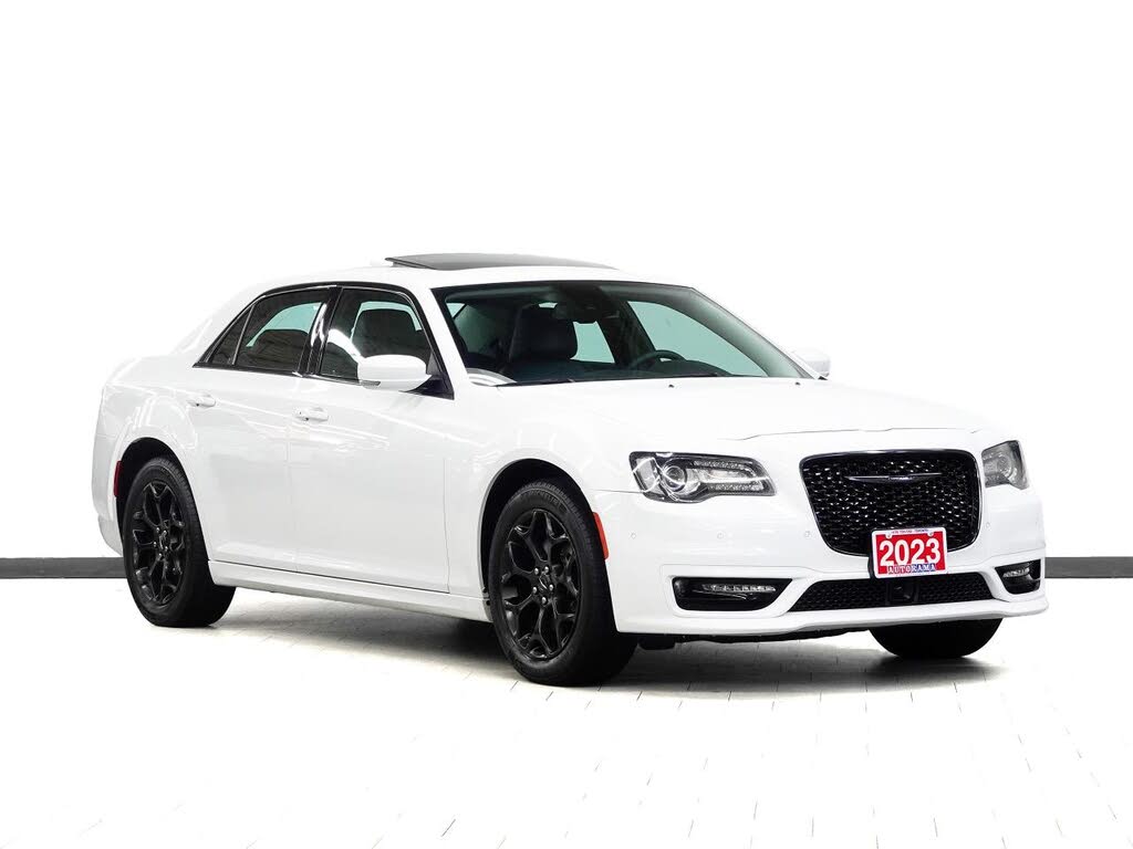 2023 Chrysler 300 Touring L AWD