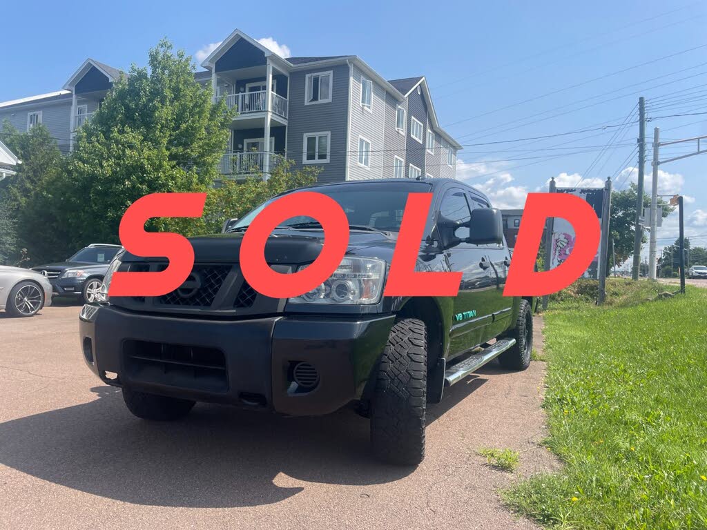 2013 Nissan Titan SV Crew Cab 4WD