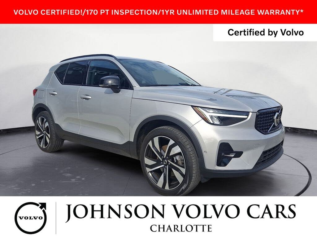 2025 Volvo XC40 B5 Plus Dark Theme AWD