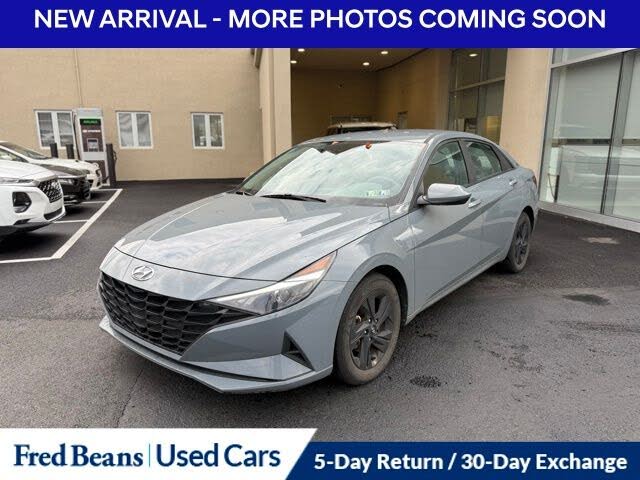 2023 Hyundai Elantra SEL FWD