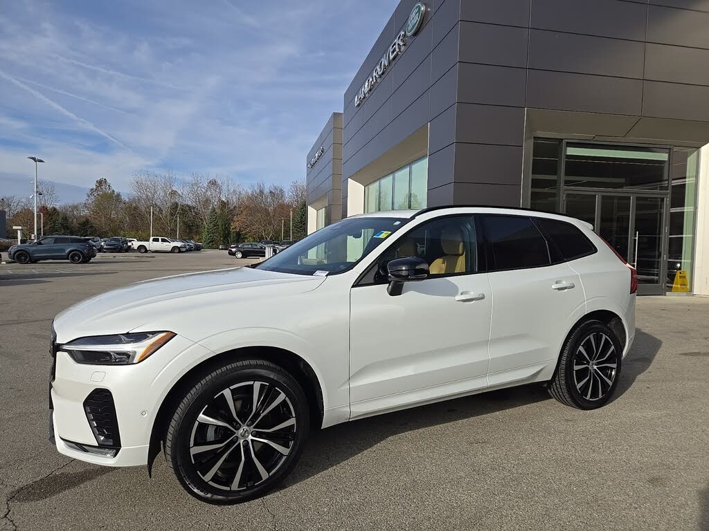2023 Volvo XC60 B5 Ultimate Dark Theme AWD