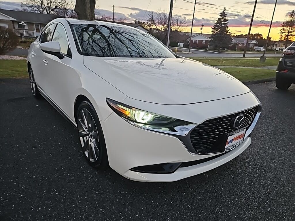 2022 Mazda MAZDA3 Premium Sedan FWD