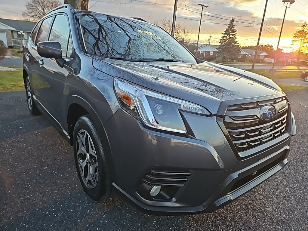 2022 Subaru Forester Premium Crossover AWD