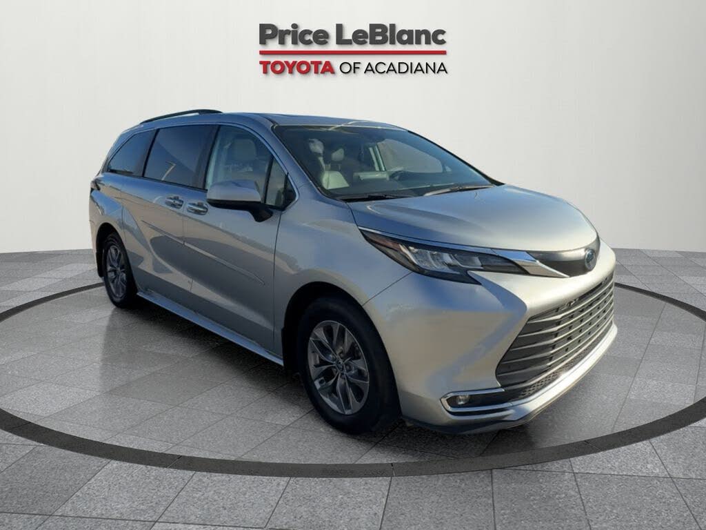 2023 Toyota Sienna XLE 7-Passenger FWD