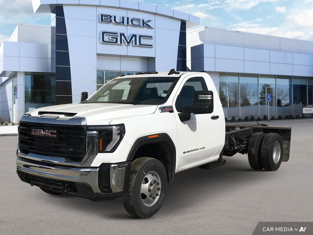 2024 GMC Sierra 3500HD Pro Regular Cab LB 4WD