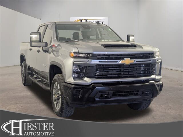 2025 Chevrolet Silverado 2500HD Custom Crew Cab 4WD