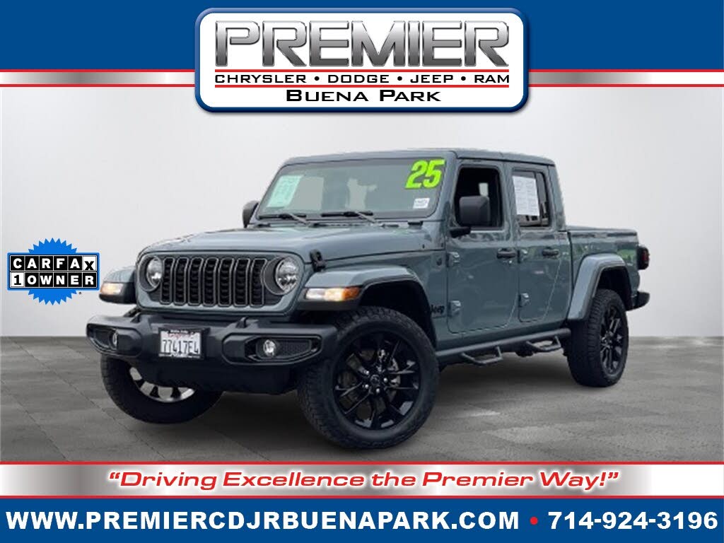 2025 Jeep Gladiator NightHawk Crew Cab 4WD
