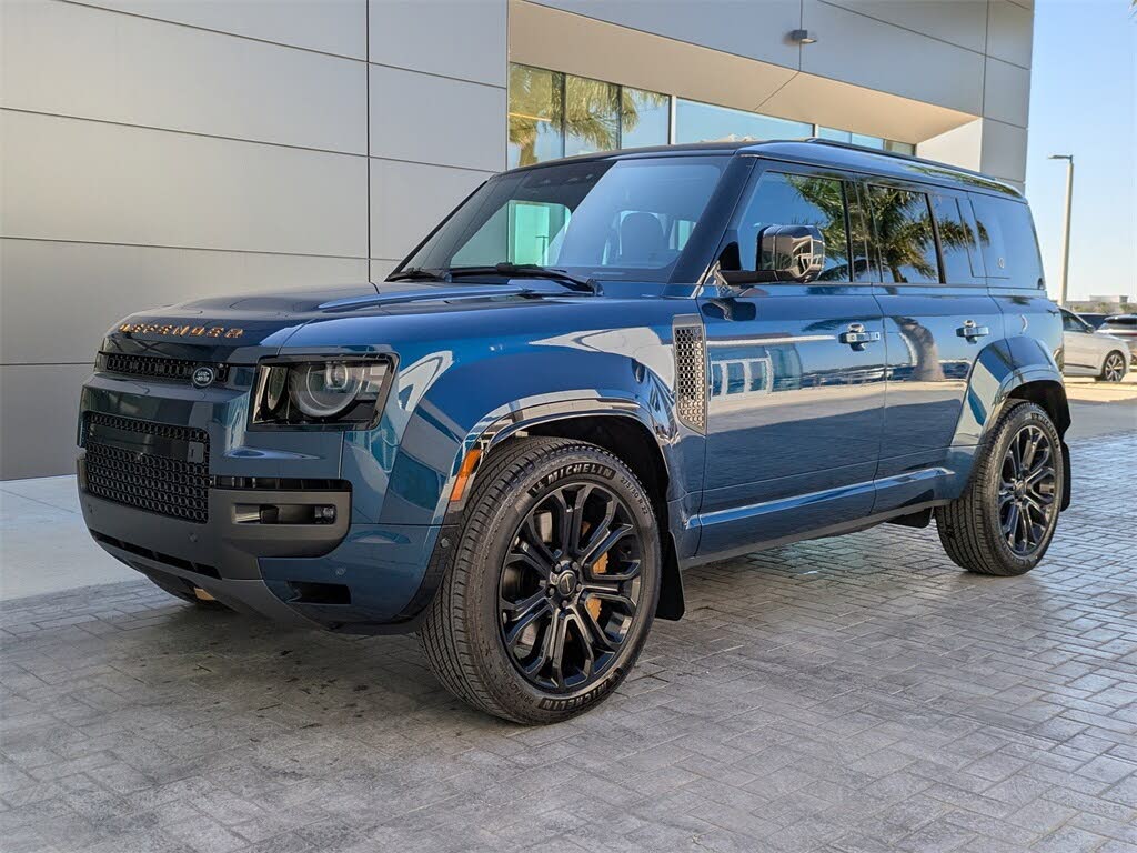 2026 Land Rover Defender 110 P635 OCTA AWD