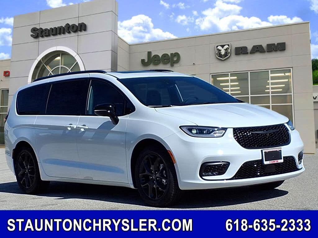 2026 Chrysler Pacifica Limited FWD
