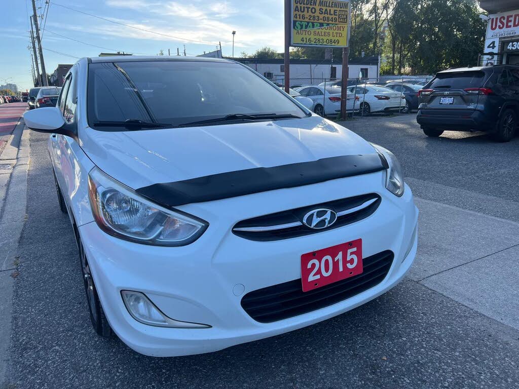 2015 Hyundai Accent SE Hatchback FWD