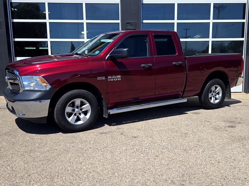 2017 RAM 1500 ST Quad Cab 4WD