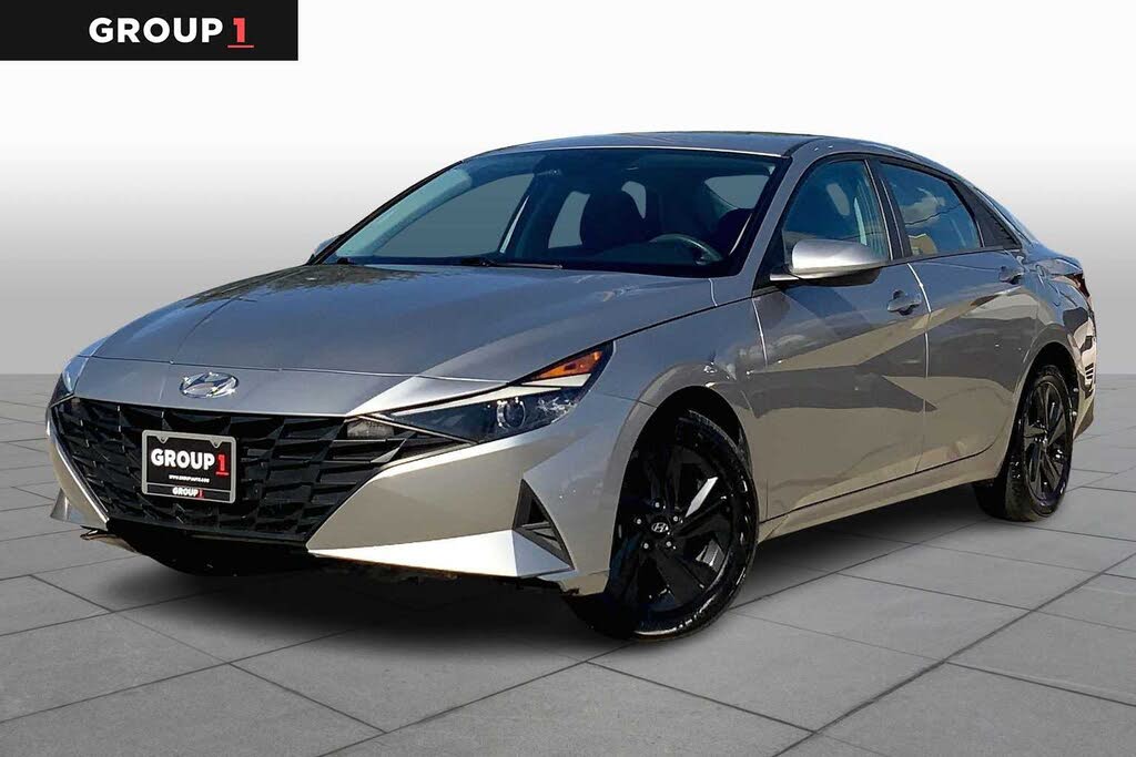 2022 Hyundai Elantra SEL FWD