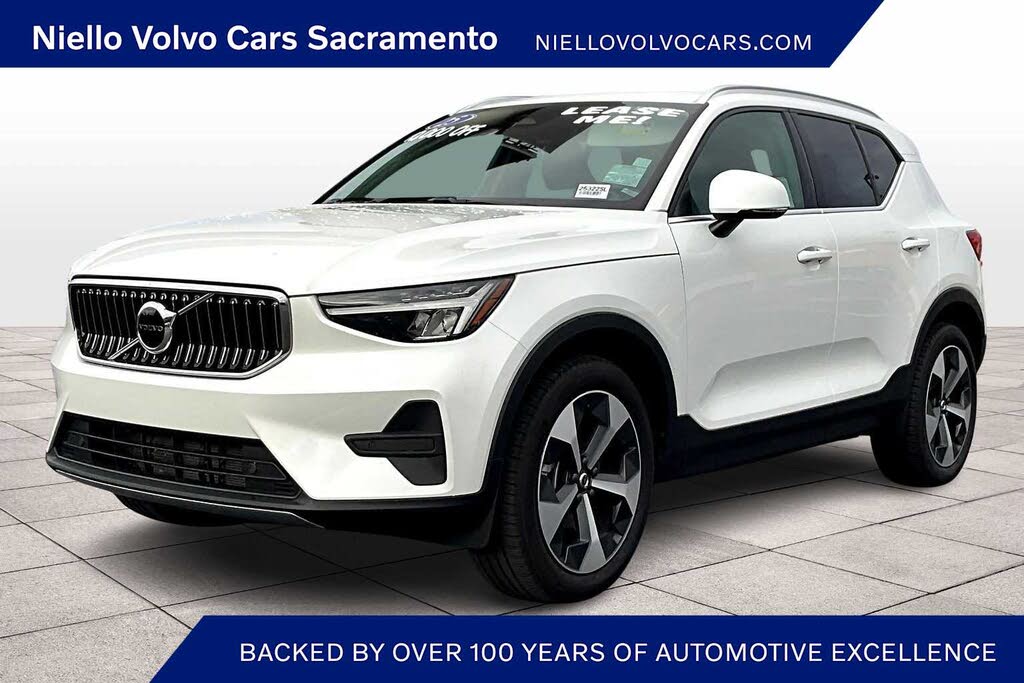 2025 Volvo XC40 B5 Core Bright Theme AWD