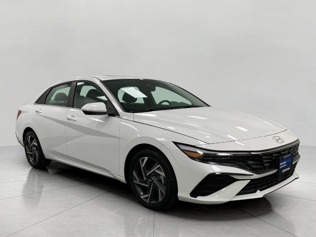 2024 Hyundai Elantra SEL FWD