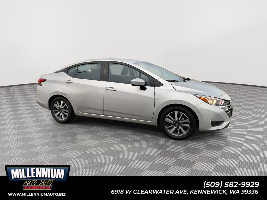 2023 Nissan Versa SV FWD