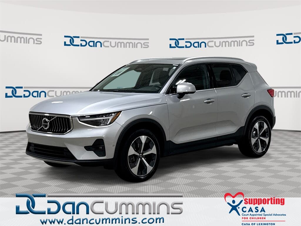 2024 Volvo XC40 B5 Plus Bright Theme AWD