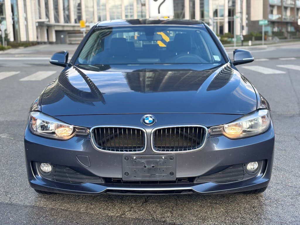 2012 BMW 3 Series 320i Sedan RWD