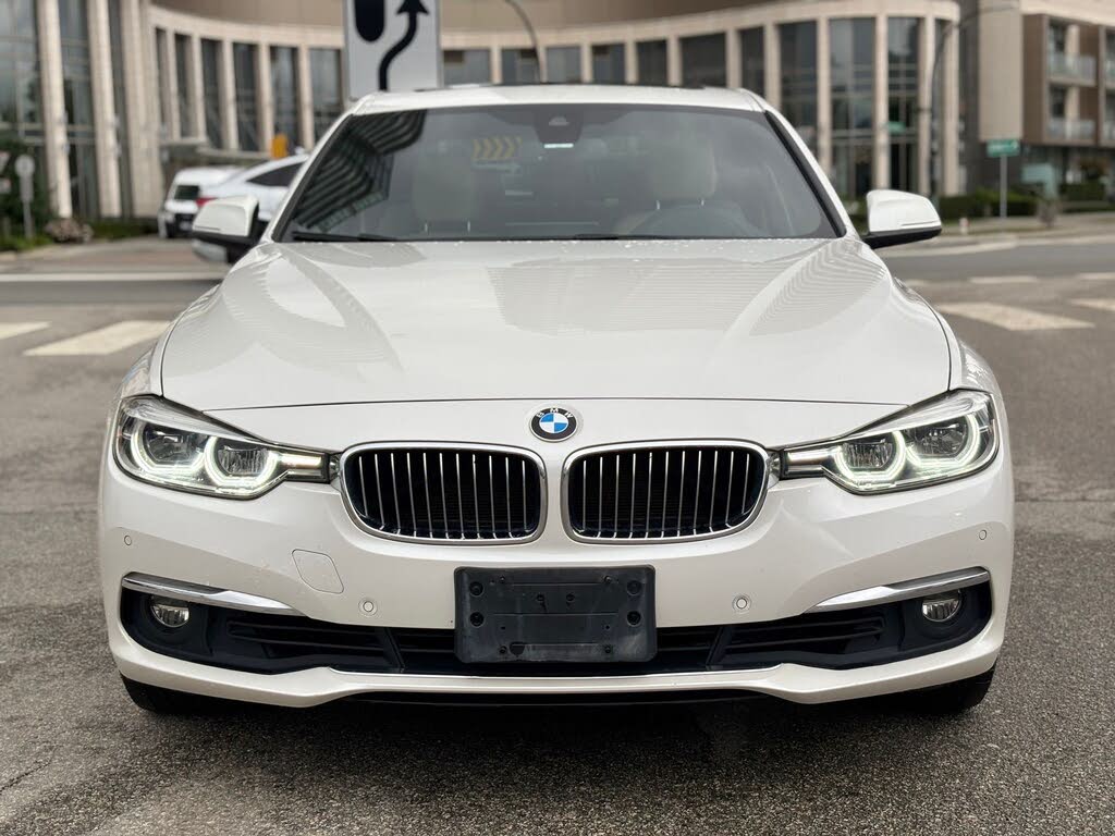 BMW 3 Series 330i xDrive Sedan AWD 2017